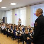 Полицейские и общественники продолжают проводить антинаркотические встречи с молодежью