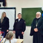 Сотрудники Похвистневской Госавтоинспекции совместно с общественниками провели урок по безопасности дорожного движения в рамках акции «Культура на дорогах» в школе села Красные Ключи Похвистневского района. 