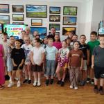 В Центральной библиотеке города Похвистнево прошла яркая и познавательная встреча в рамках акции «Каникулы с Общественным советом». Её участниками стали ребята из пришкольного лагеря школы № 1 — энергичные, любознательные и всегда готовые к интеллектуальным вызовам.